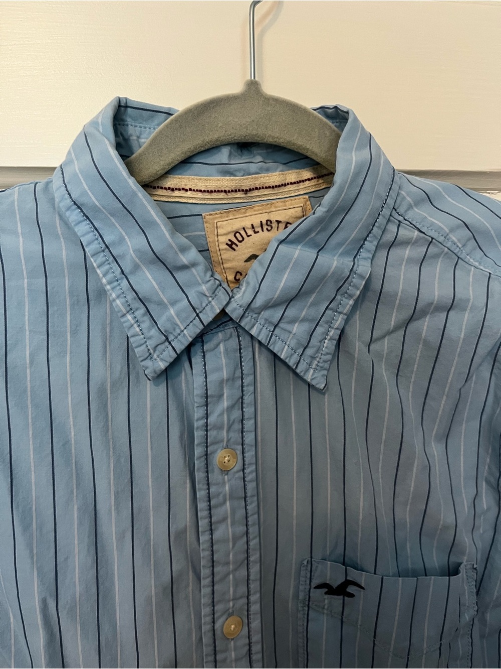 Hollister Men's XL Blue Vertical Striped Button Down Long Sleeve Shirt